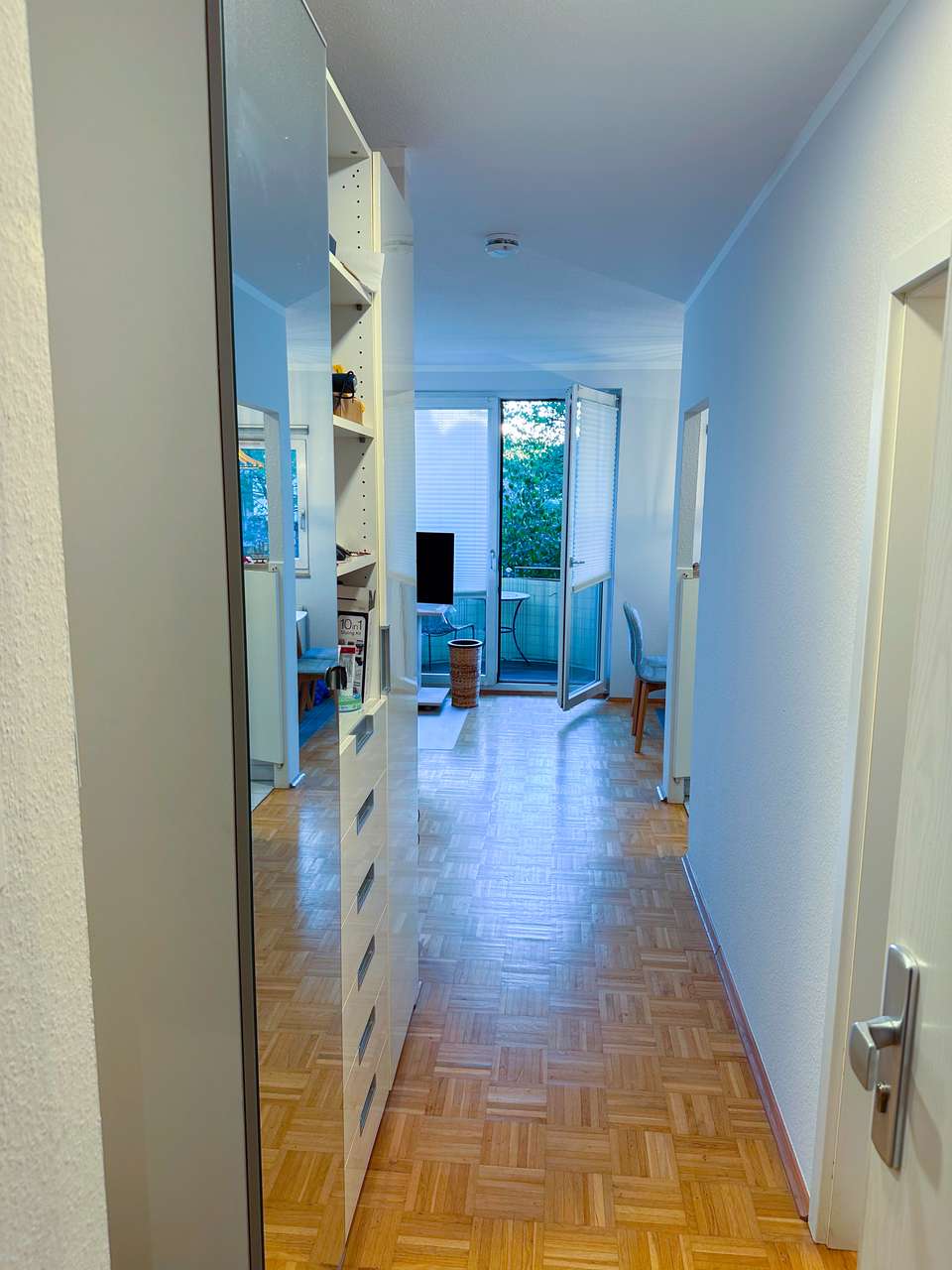 Vermietete 1-Zimmer-Wohnung mit Balkon und Duplex-TG-platz in Düsseldorf – nahe dem Rhein