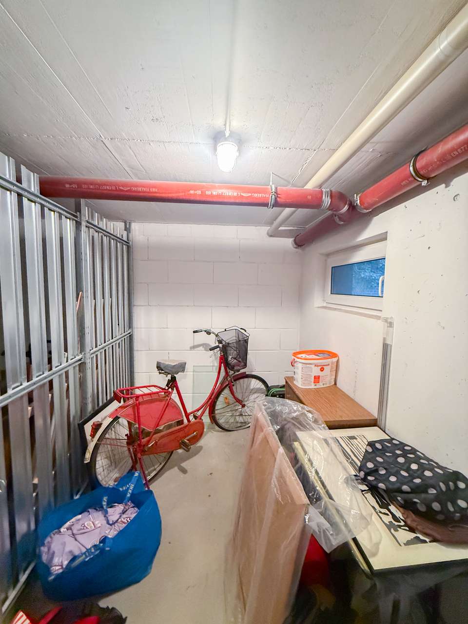 Langfristig vermietete 2-Zimmer-Wohnung mit Balkon und Tiefgaragenstellplatz in Düsseldorf-Urdenbach