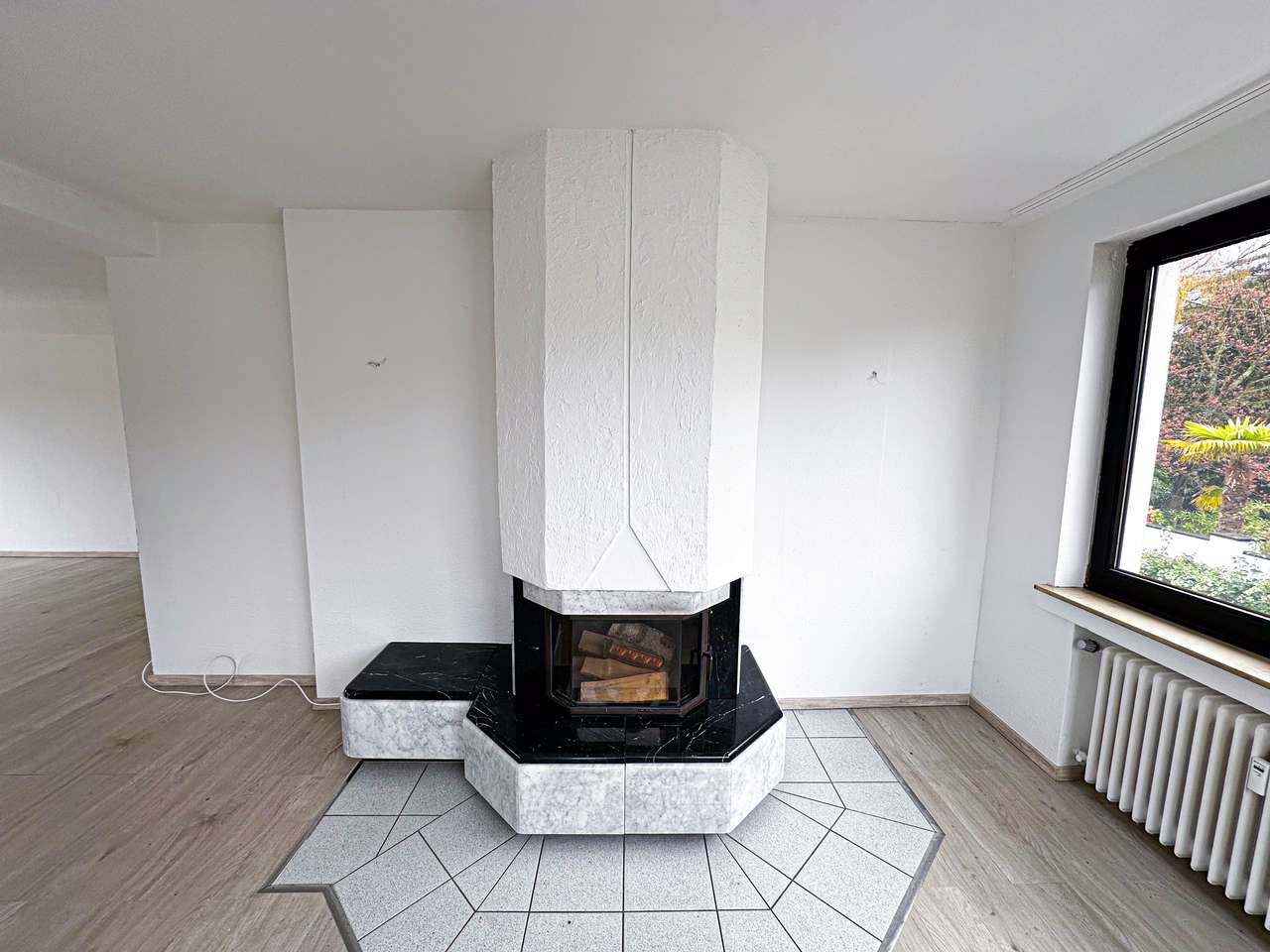 SELBSTBEZUG ODER MEHRFAMILIENHAUS , 2 GARAGEN, 4 Stellpl.,710 QM