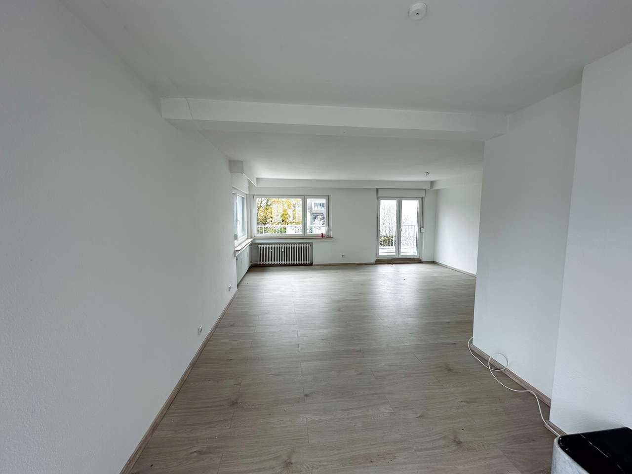 SELBSTBEZUG ODER MEHRFAMILIENHAUS , 2 GARAGEN, 4 Stellpl.,710 QM