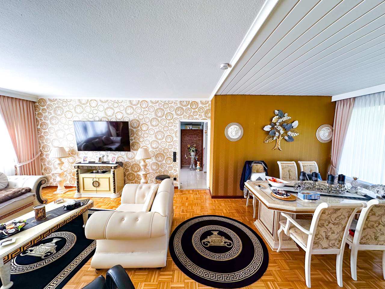 Top Sanierter Reihenmittelbungalow mit Garage, 5 Stellplätzen, Klimaanlage & wohnlichem Keller
