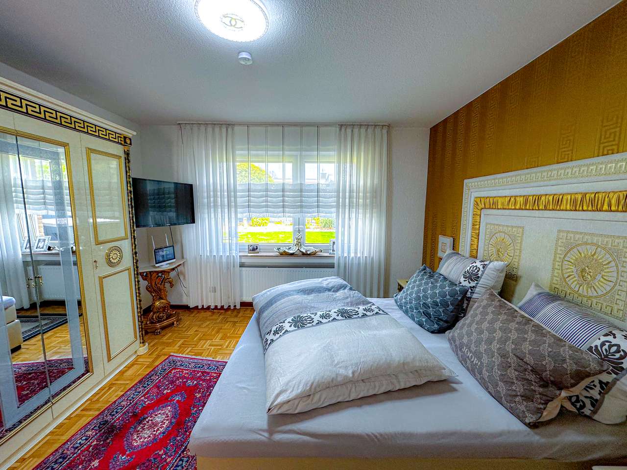 Top Sanierter Reihenmittelbungalow mit Garage, 5 Stellplätzen, Klimaanlage & wohnlichem Keller