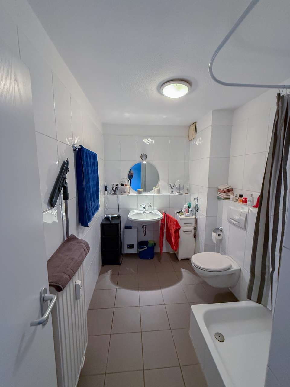Langfristig vermietete 2-Zimmer-Wohnung mit Balkon und Tiefgaragenstellplatz in Düsseldorf-Urdenbach