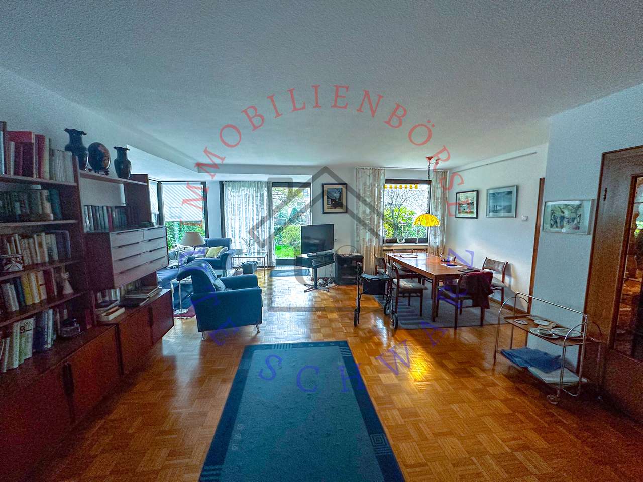 SELBSTBEZUG ODER MEHRFAMILIENHAUS , 2 GARAGEN, 4 Stellpl.,710 QM