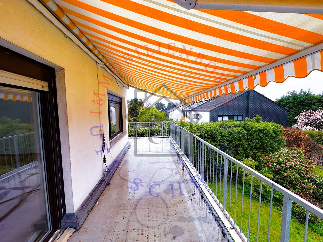 SELBSTBEZUG ODER MEHRFAMILIENHAUS , 2 GARAGEN, 4 Stellpl.,710 QM