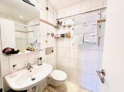 Badezimmer mit Dusche Badezimmer mit Dusche