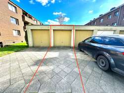 Garage und Stellplatz Garage und Stellplatz