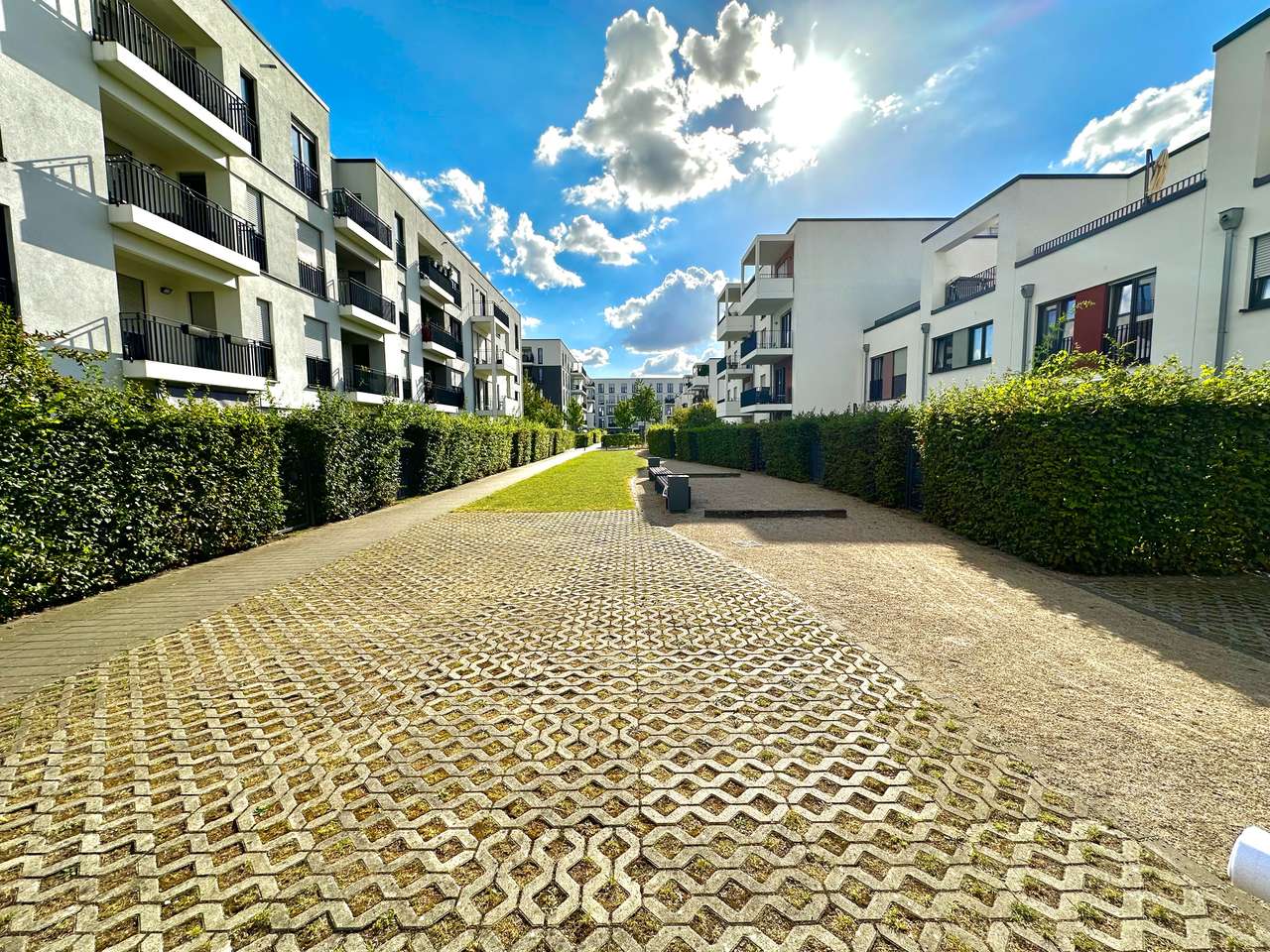 Straße Hausrückseite Straße Hausrückseite
