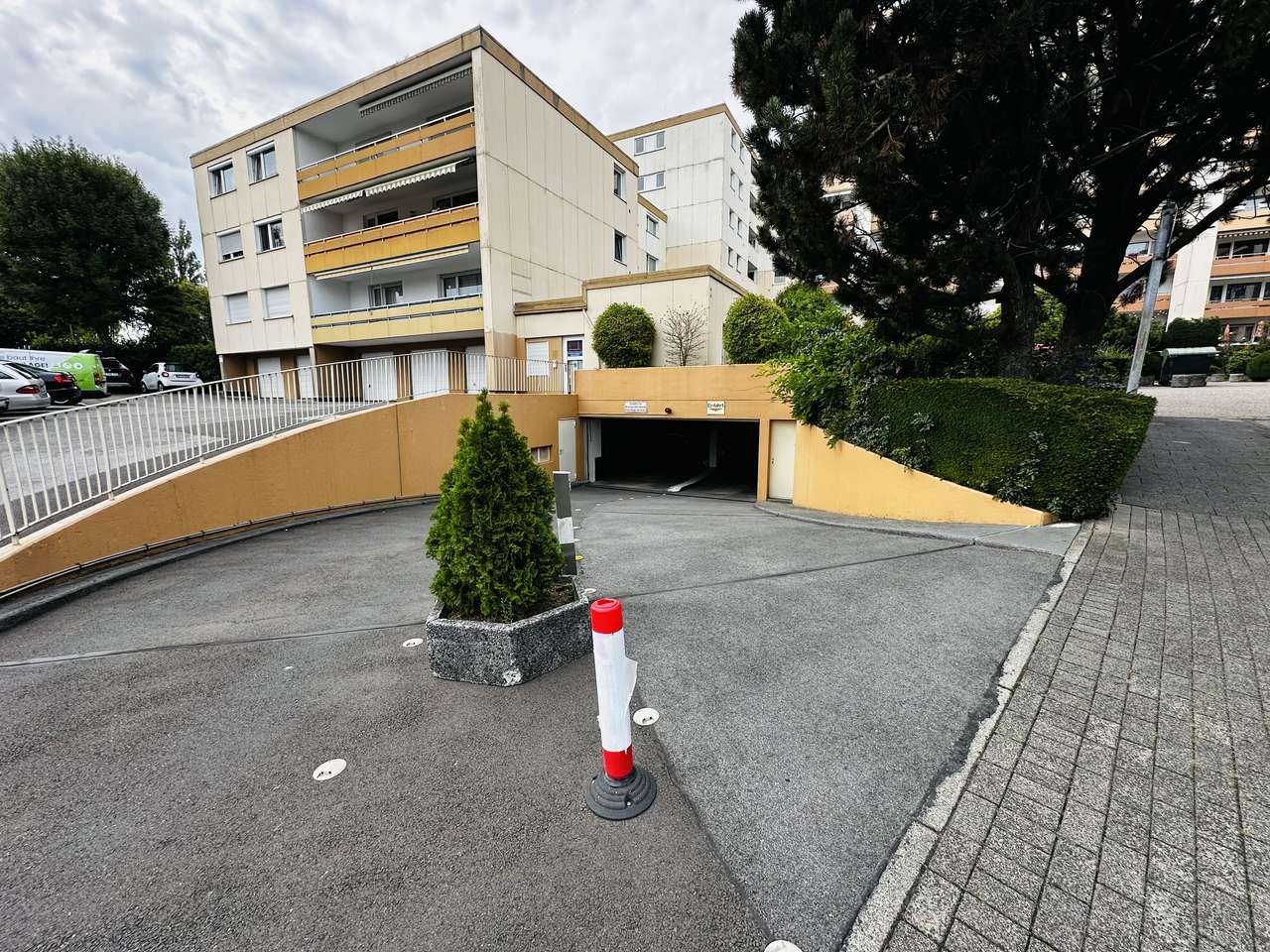 TG Einfahrt TG Einfahrt
