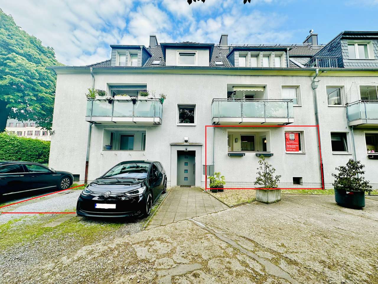 Modernisierte 2,5 Zimmerwohnung mit Balkon, Stellplatz & Einbauküche in zentraler Lage von Derendorf 