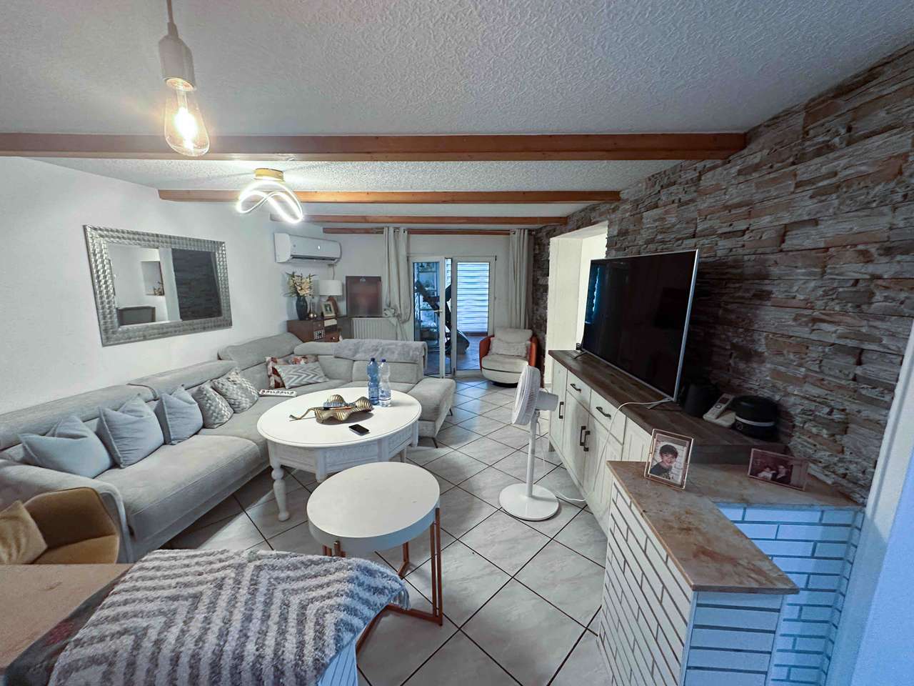 Vielseitiger Bungalow mit attraktivem Mietertrag in begehrter Lage von Düsseldorf Vielseitiger Bungalow mit attraktivem Mietertrag in begehrter Lage von Düsseldorf