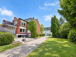 Hausansicht (KI Bearbeitet)