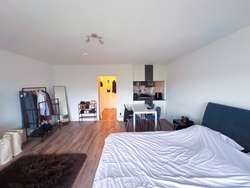 Wohn- / Schlafzimmer Wohn- / Schlafzimmer