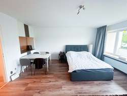 Wohn- / Schlafzimmer Wohn- / Schlafzimmer
