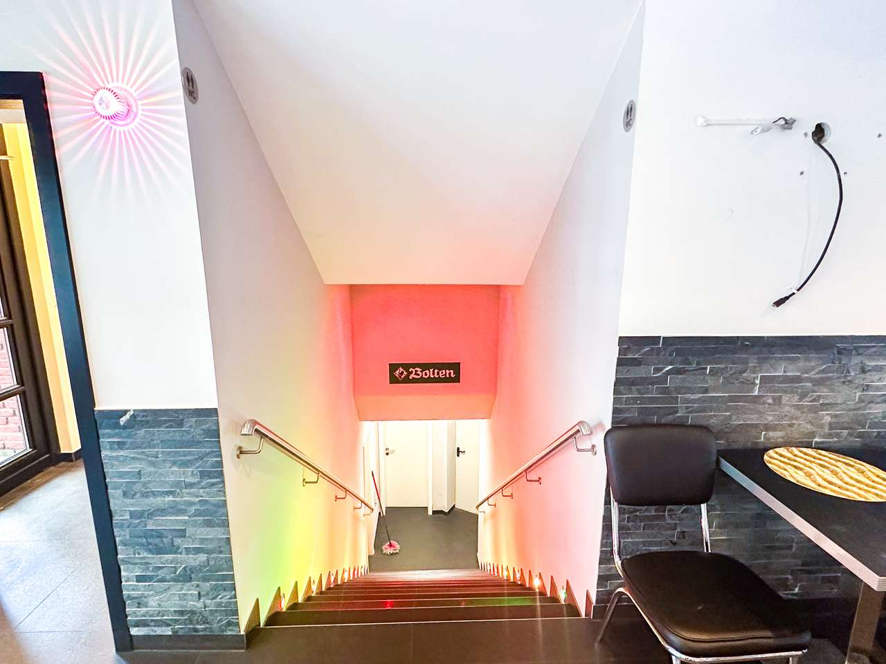 Treppe zum Keller/ WC Treppe zum Keller/ WC